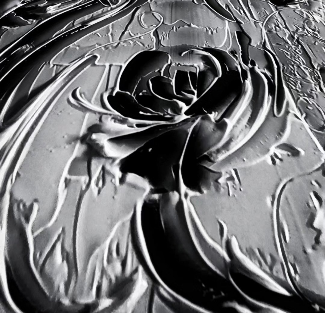 Rilievo scultoreo monocromatico a forma di rosa, pittura tridimensionale artigianale